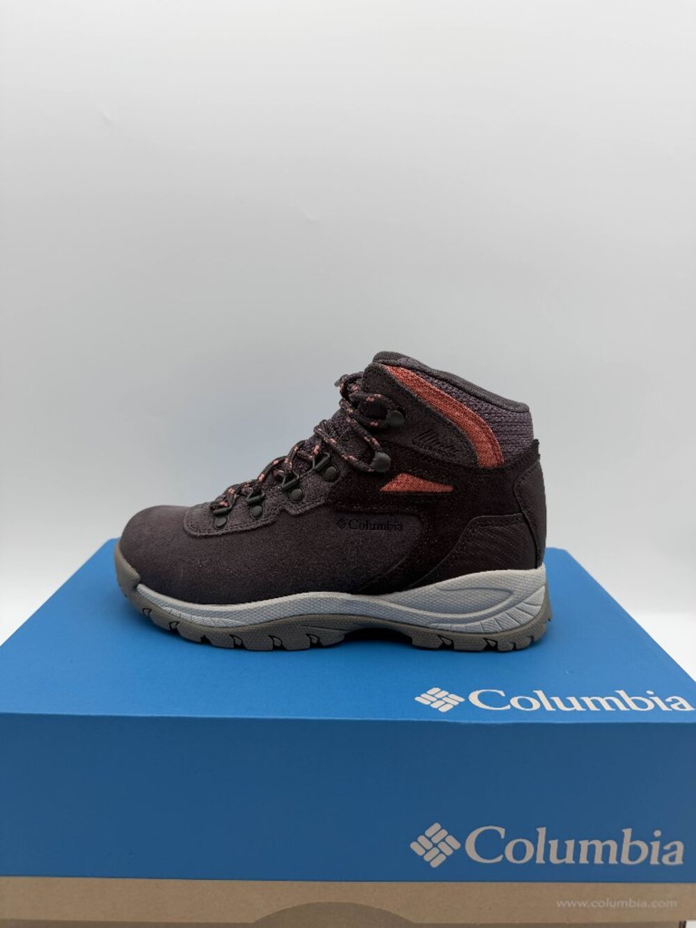 Columbia Newton Ridge Plus Waterproof Hiking Boots – Women's Size 5 Wide – BK455